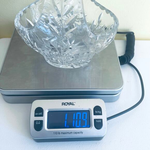 Vintage Bohemian Cut Crystal Basket Bowl Serving Dish Candy Trinket Vase - Picture 9 of 9